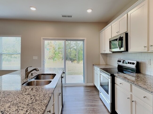 775 Pointe Andrews Dr, Concord, NC 28025 - photo 5