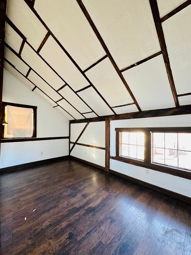 3622 Chain Bridge Rd, Fairfax, VA 22030