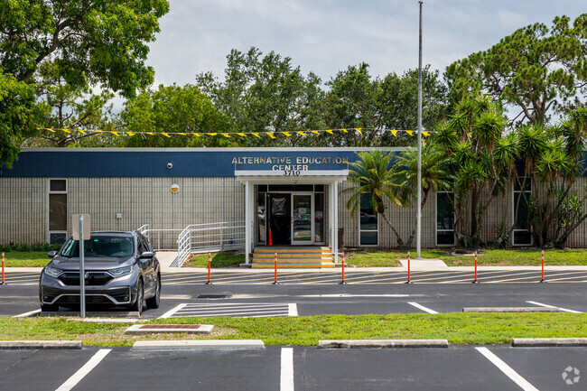 Beacon High School in Naples features a pick-up and drop-off area in front of the building.