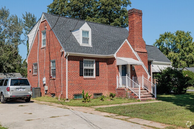 Cap Cod influences can be found in Pocoshock.