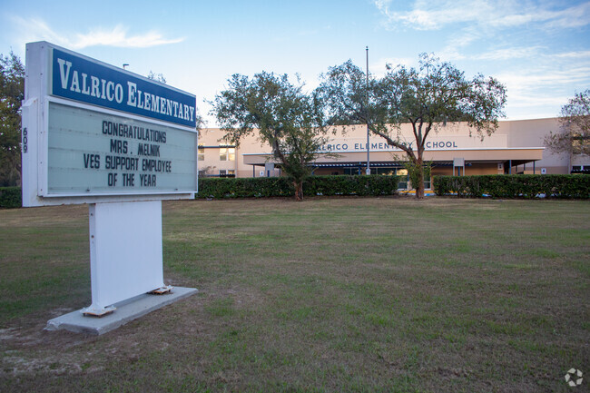 Valrico Elementary School provides education in the neighborhood of 
Valrico.
