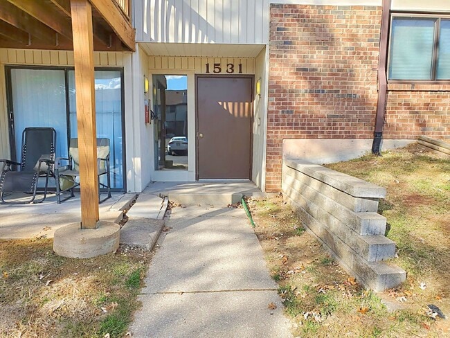 1531 Springlet Ct, Florissant, MO 63033 - photo 2