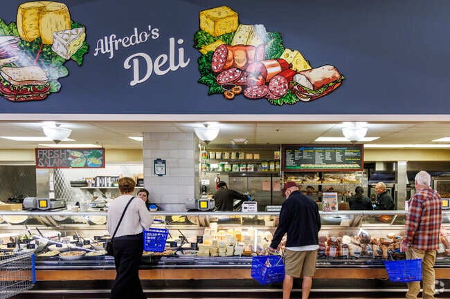 Lunardi’s Markets in Palos Verde Area serves up quality meats, cheeses, and ready-made meals.