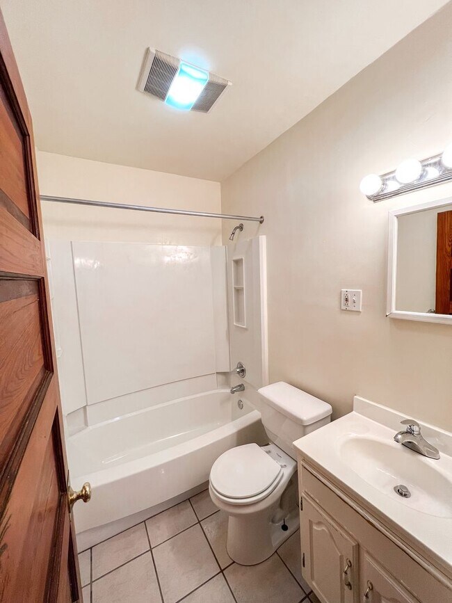 208 King St unit 208 King St, Burlington, VT 05401 - photo 6