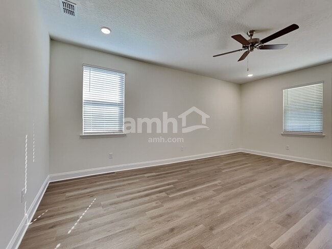 11643 Hillside Dr, Jacksonville, FL 32221 - photo 7