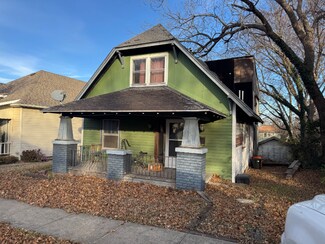 112 S B St, Herington, KS 67449