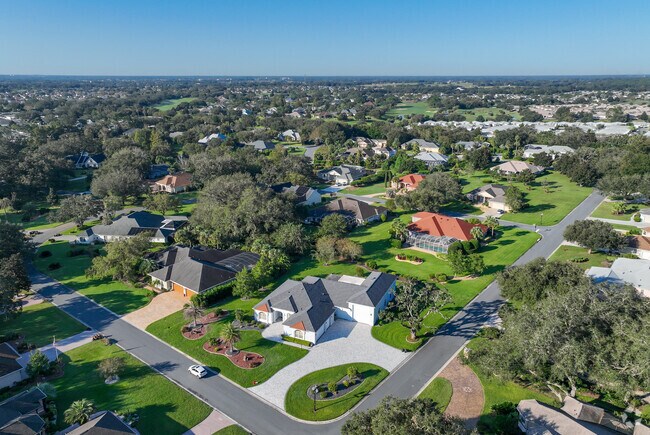 Harmeswood of Belle Aire is a retirement community in Wildwood, FL.
