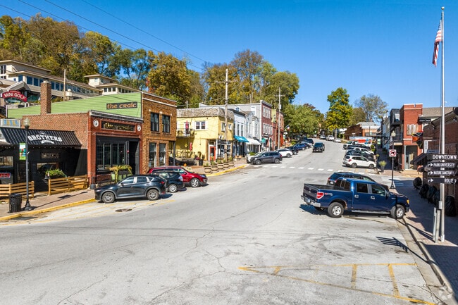 Quaint antique shops, restaurants and stores line the downtown Parkville streets.