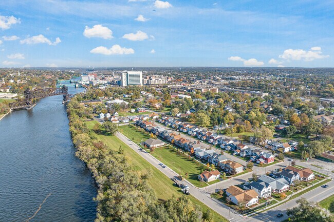 Joliet has the Des Plaines River flowing through its core.