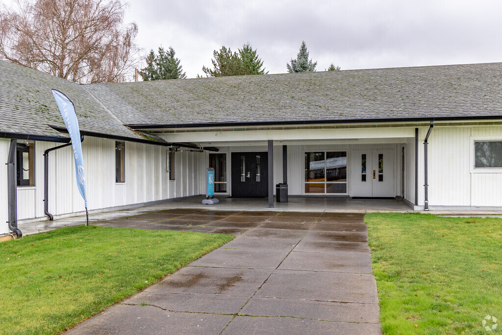 The main entrance to Sonshine Christian Elementary is in Vancouver, WA.