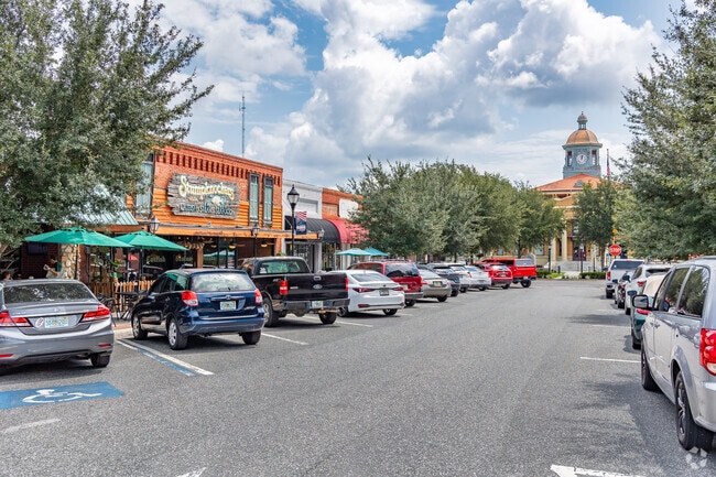 Close to Inverness Highlands North is Old Main St., where there are several restaurants & shops.