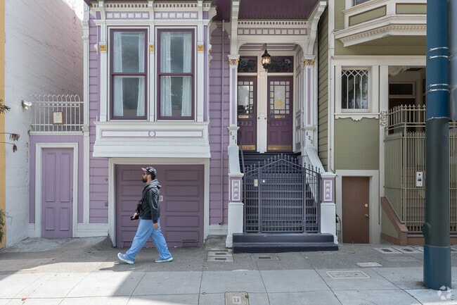 Duboce Triangle has no shortage of eye catching Victorian homes.
