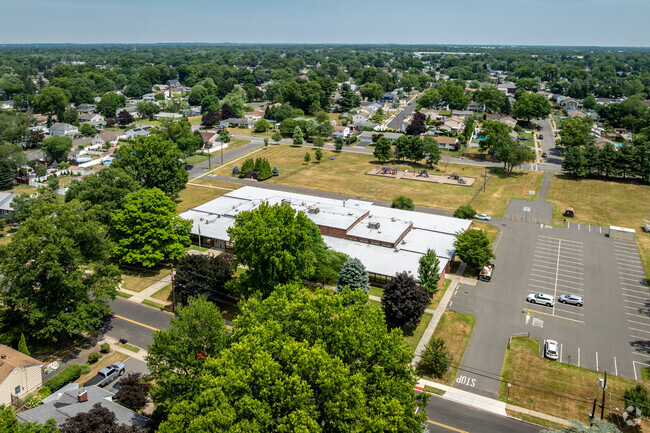 If your kid is bookish, they will love the environment at Hazelwood School, Middlesex, NJ.