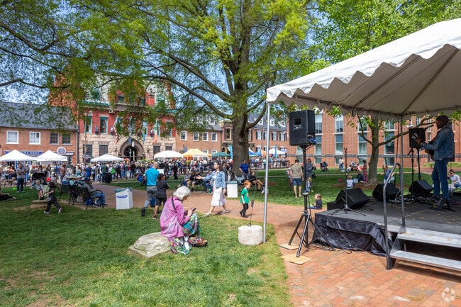 Leesburg Flower & Garden Festival is perfect for anyone with a green thumb in Leesburg, Va.