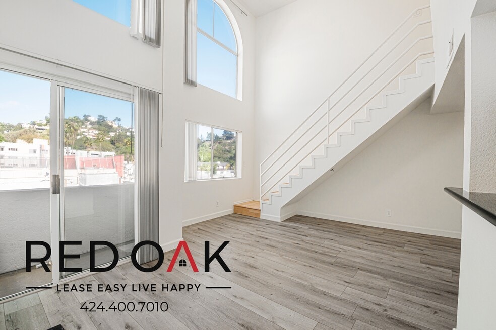 1755 El Cerrito Place unit 404, Los Angeles, CA 90028 - photo 1