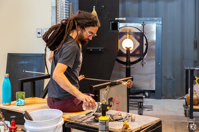 Learn a new hobby, join a class at Englewood Arts off Winner Rd.