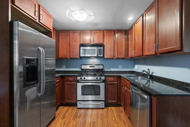 2300 N Commonwealth Ave unit 1A, Chicago, IL 60614 - photo 2