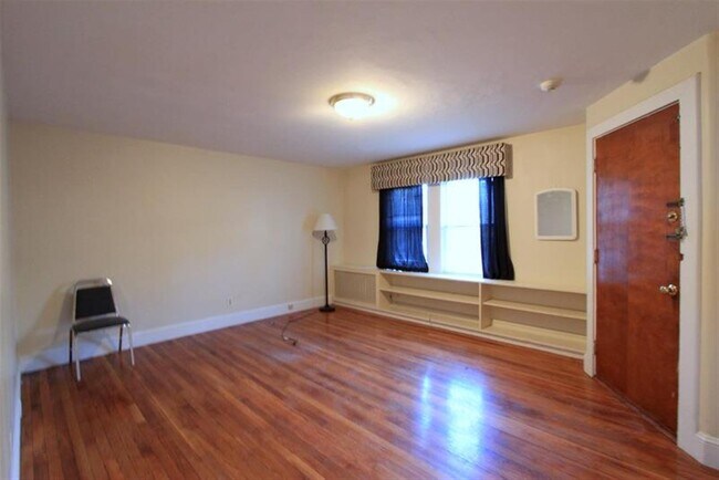 50 Bishop Allen Dr unit 1A, Cambridge, MA 02139 - photo 2