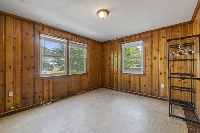 4610 Calvert Rd, College Park, MD 20740 - photo 5