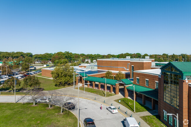 Heritage High School, Newport News VA Rankings & Reviews - Homes.com