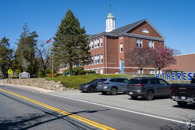Connect with a supportive network of families at Hope Elementary School in Hope, RI.