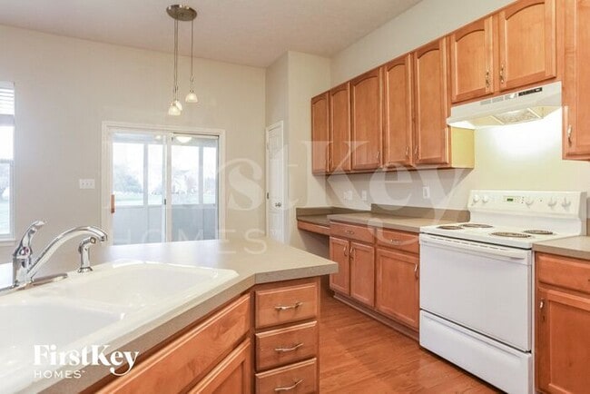 6565 Hunters Ridge S, Zionsville, IN 46077 - photo 4