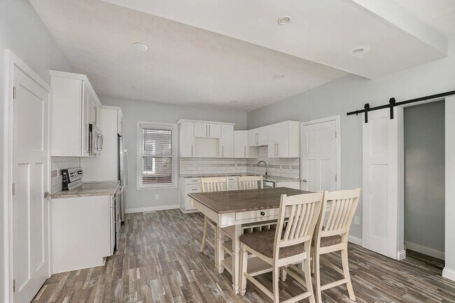 5651 Bramble Ave unit 1, Cincinnati, OH 45227 - photo 5