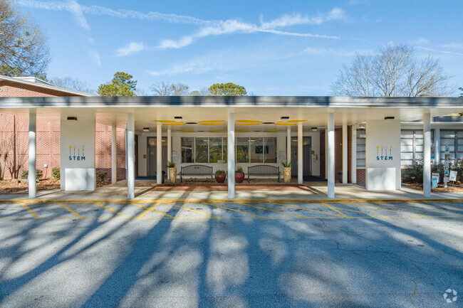 Sagamore Hills Elementary earns a B rating on Niche.