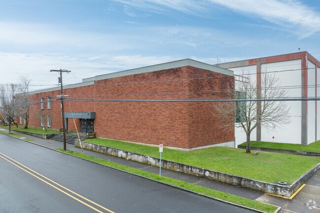 The Clackamas Academy of Industrial Sciences serves grades 6-12 on 12th St in Oregon City.