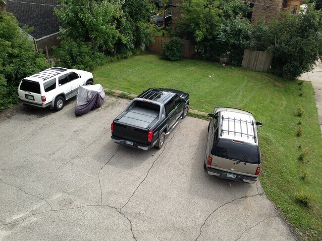 Parking area / 1 space per unit