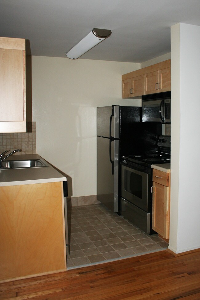 Amber's Red Run Apartments, Royal Oak, MI 48073 - photo 7