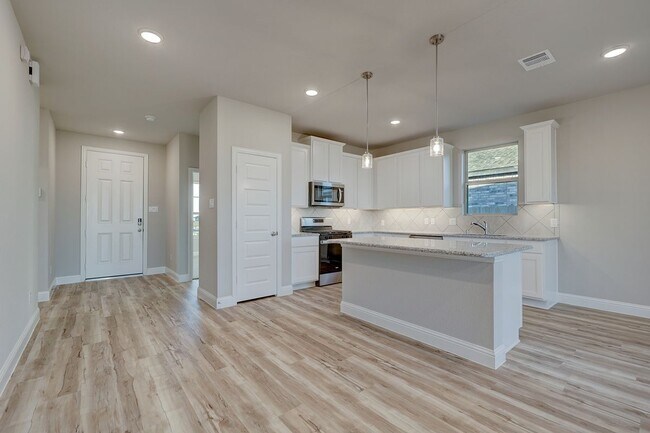 125 Toftrees Dr, Cleburne, TX 76031 - photo 3