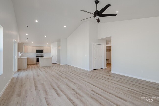 1085 Grass Pond Ave, Middleton, ID 83644 - photo 5