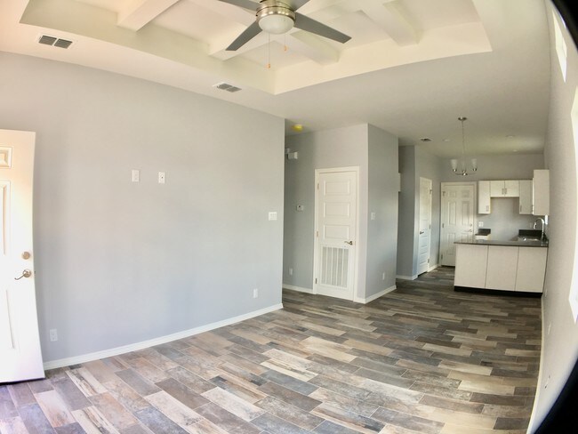 417 Newport Ave unit 2, Edinburg, TX 78539 - photo 3