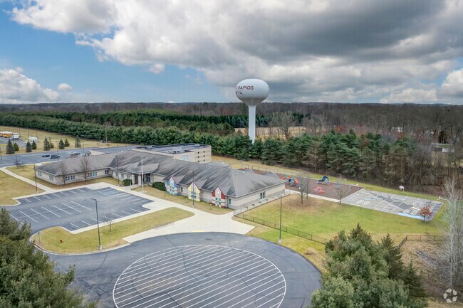 Greyhound Central Elementary challenges students by offering an all-encompassing curriculum.