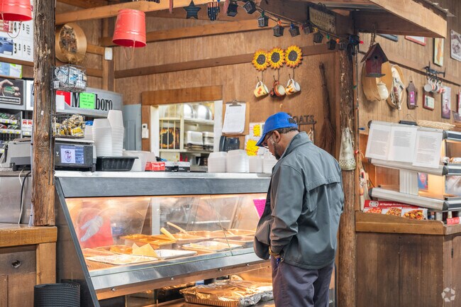 Mikes Country Market serves up hot meals to the residents of Putney.