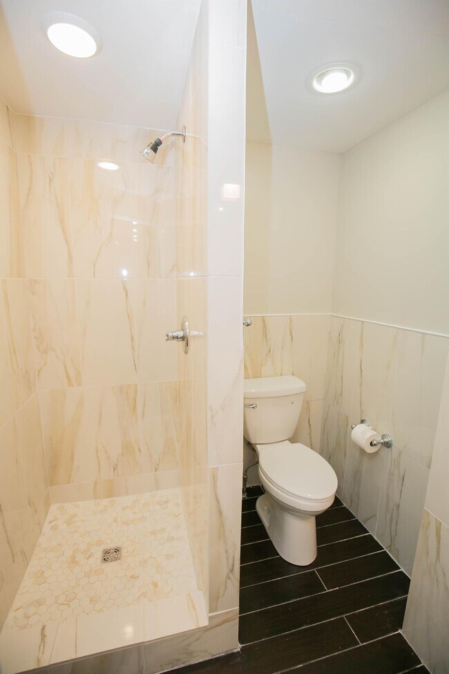 927 Pine St unit 103, Philadelphia, PA 19107 - photo 4