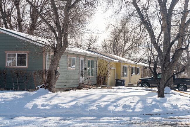 Small single-story homes are common throughout the Mar Lee neighborhood.
