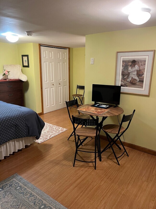 20 Elmwood Ave unit Efficiency Studio, Norwalk, CT 06854 - photo 5