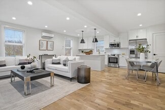 49 Daniels Farm Rd, Trumbull, CT 06611