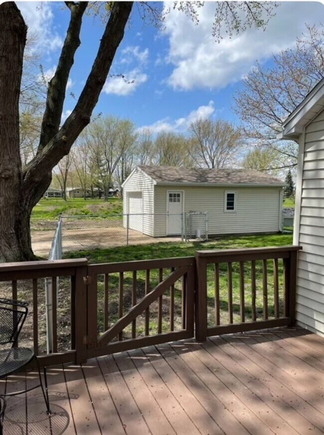 1016 Ottawa Dr, Port Clinton, OH 43452 - photo 4