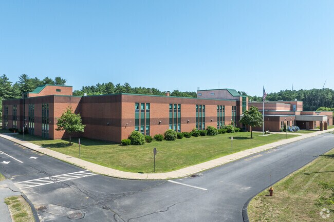 Kingston Intermediate School hosts students from 3rd to 6th grade.