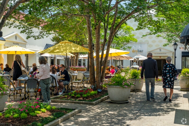 The SouthPark Mall has a small specialty shop and dining area hidden just across the street.