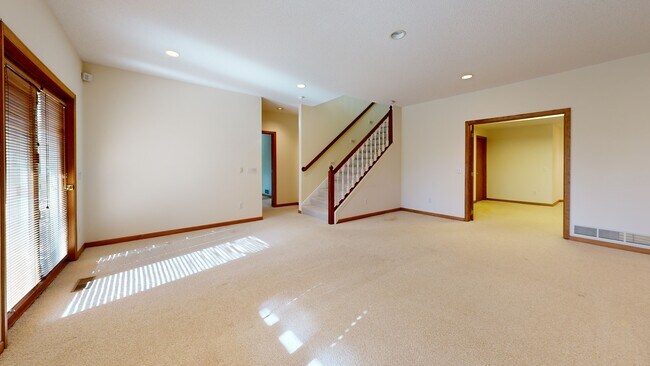7171 Oak Pointe Curve, Bloomington, MN 55438 - photo 2