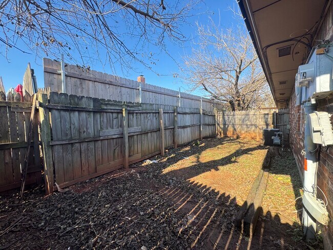 9915 Larkspur Ln unit 9915, Oklahoma City, OK 73159 - photo 5