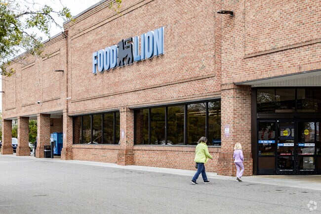 Barclay West-Hanover Heights is conveniently close to Food Lion for all your grocery needs.