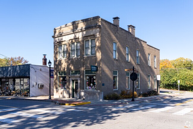 Edward Jones has many offices across the city of Florissant.