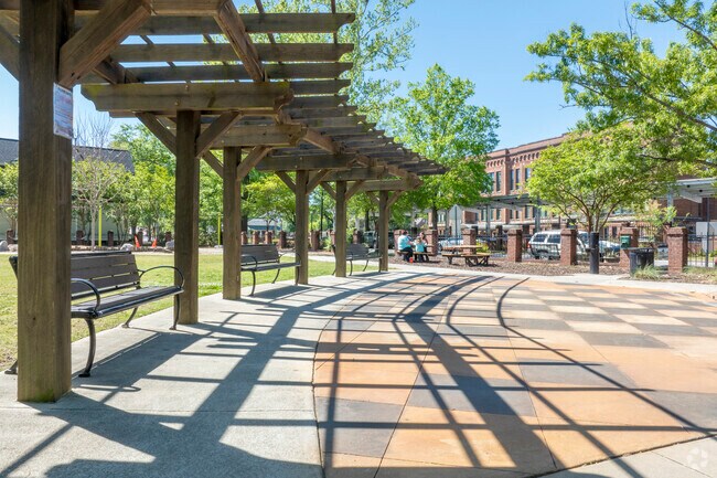 Plenty of benches are available at Elmwood Ray Lynch Park.
