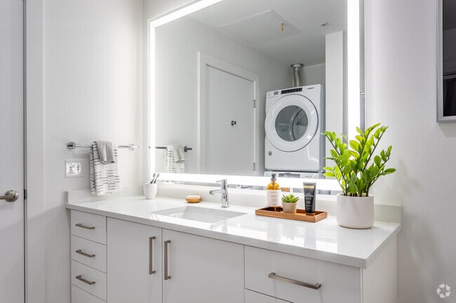 Alta Civic Station, Gresham, OR 97030 - photo 2