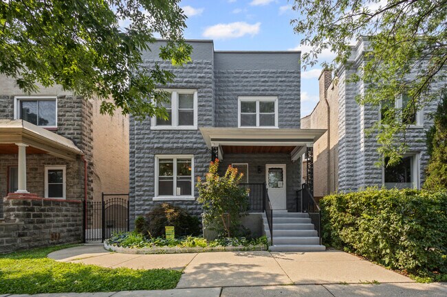 3751 W Irving Park Rd unit 1, Chicago, IL 60618 - photo 2